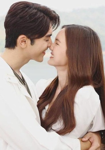 guru cantikku istriku