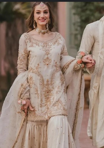 good writing job this the most important app iam joining today only so I like good and happiness and I want to money for my fami